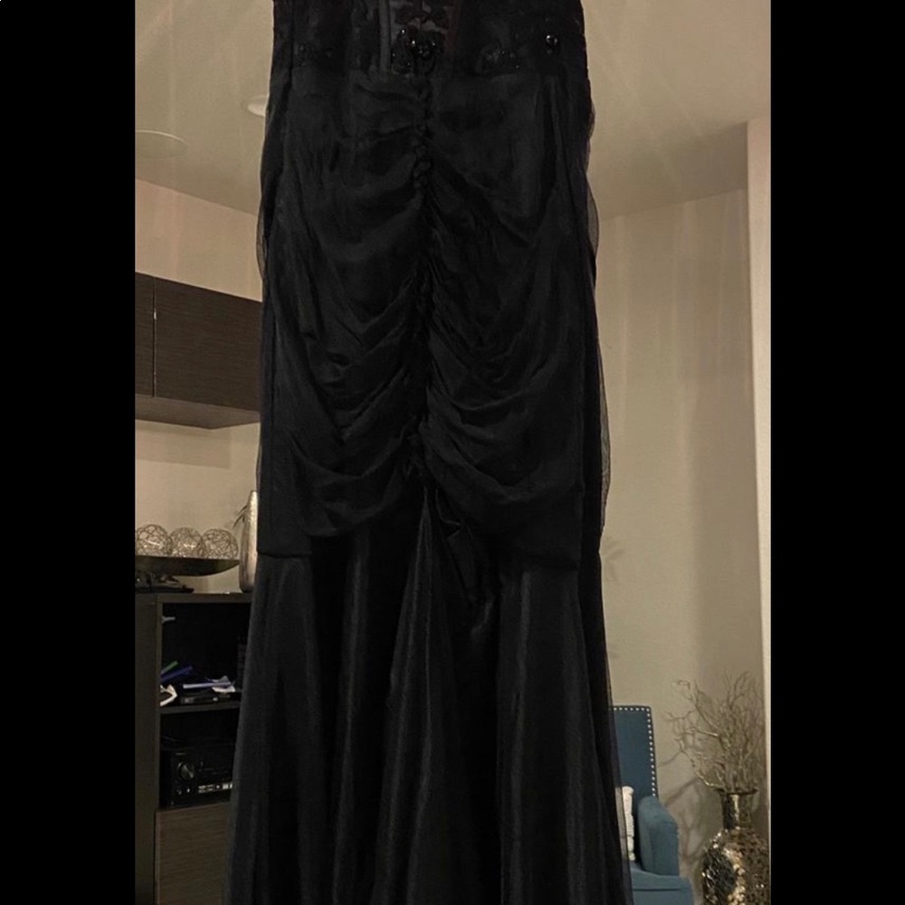 Dress - Picture 4 of 4